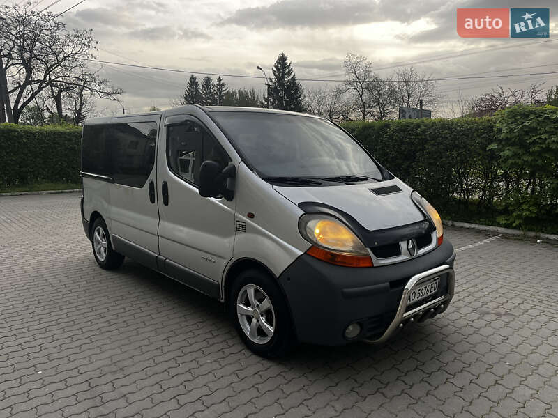 Минивэн Renault Trafic 2006 в 