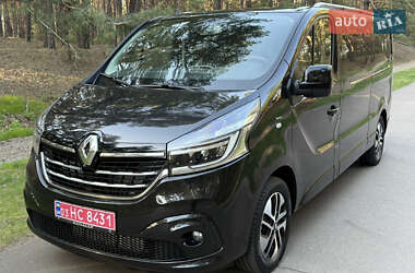 Минивэн Renault Trafic 2021 в 