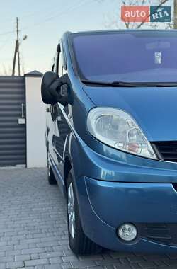 Мінівен Renault Trafic 2012 в 