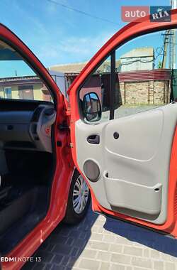 Мінівен Renault Trafic 2004 в 