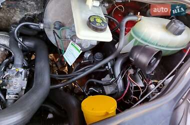 Мінівен Renault Trafic 2004 в 
