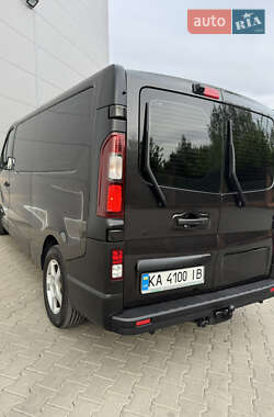 Минивэн Renault Trafic 2016 в 