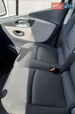 Минивэн Renault Trafic 2016 в 