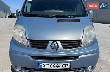 Мінівен Renault Trafic 2013 в 