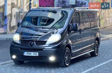 Вантажопасажирський фургон Renault Trafic 2011 в 