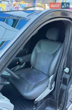Вантажопасажирський фургон Renault Trafic 2011 в 