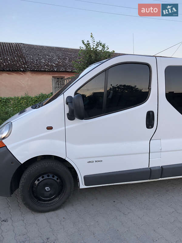 Минивэн Renault Trafic 2004 в Городке