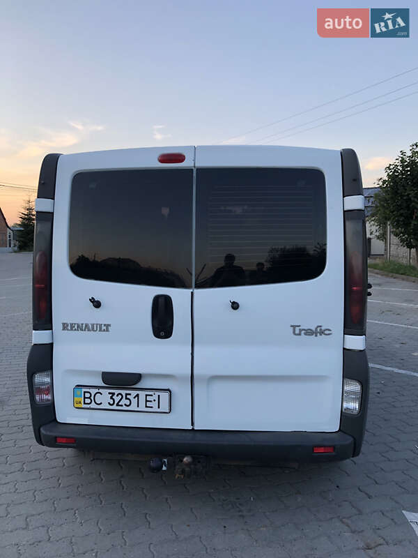 Минивэн Renault Trafic 2004 в Городке