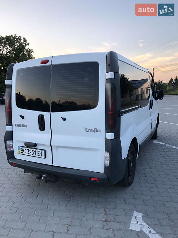 Минивэн Renault Trafic 2004 в Городке