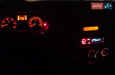 Мінівен Renault Trafic 2005 в 