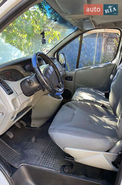 Грузовой фургон Renault Trafic 2006 в 