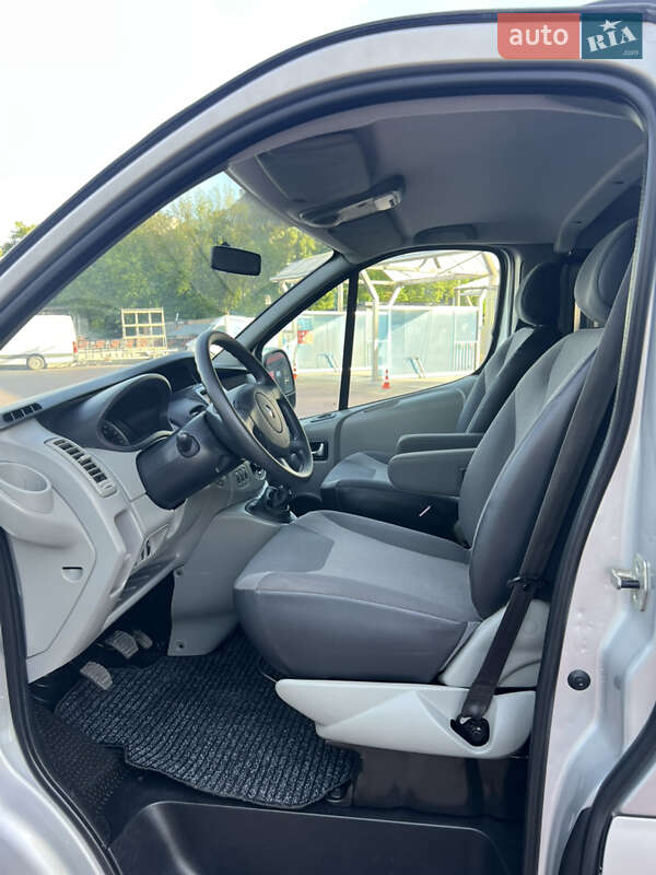 Мінівен Renault Trafic 2013 в Рівному