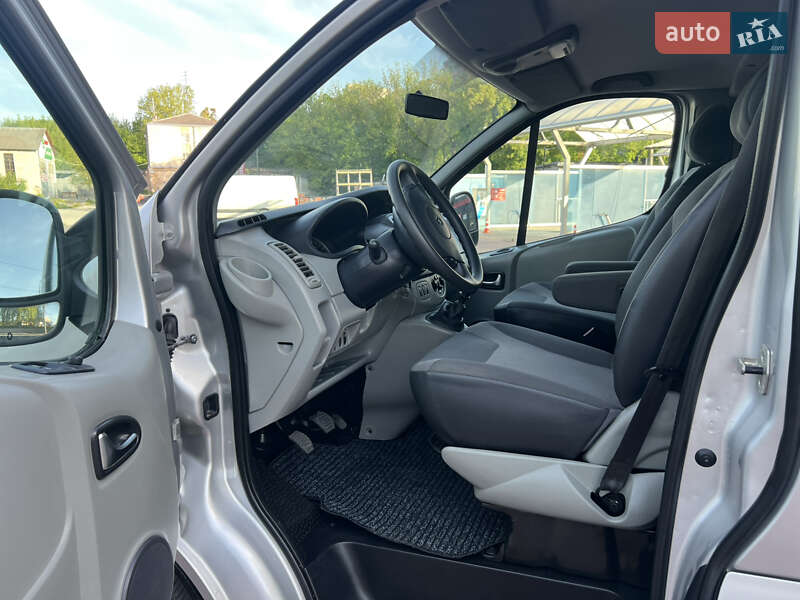 Мінівен Renault Trafic 2013 в Рівному