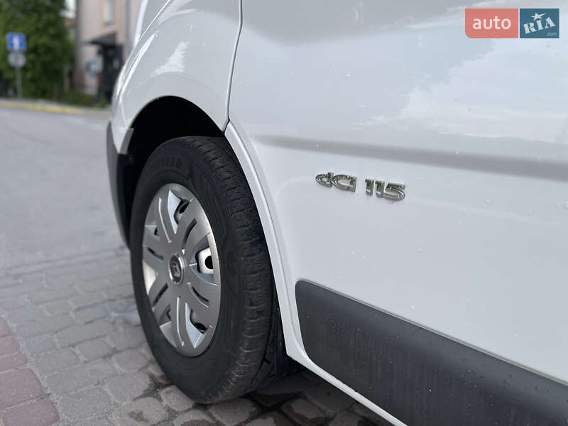 Вантажний фургон Renault Trafic 2014 в Радивиліві