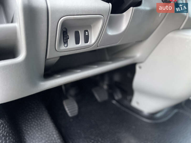 Вантажний фургон Renault Trafic 2014 в Радивиліві