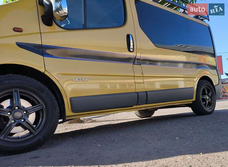 Мінівен Renault Trafic 2005 в Павлограді