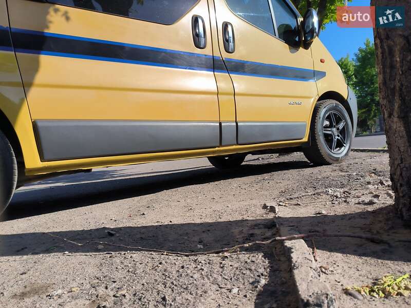 Мінівен Renault Trafic 2005 в Павлограді
