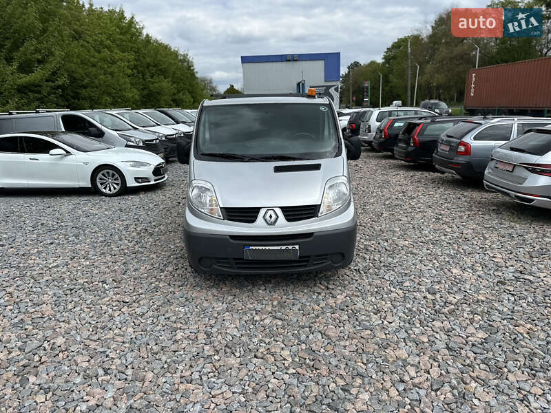 Вантажний фургон Renault Trafic 2013 в Рівному