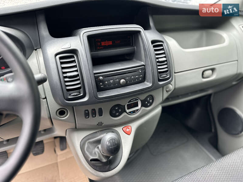 Вантажний фургон Renault Trafic 2013 в Рівному
