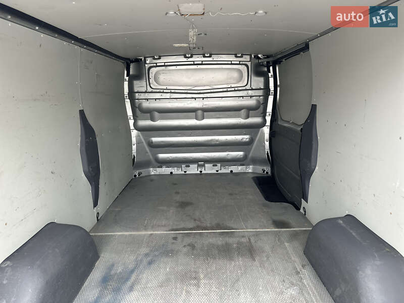 Вантажний фургон Renault Trafic 2013 в Рівному