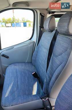Минивэн Renault Trafic 2011 в 