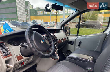 Минивэн Renault Trafic 2007 в 