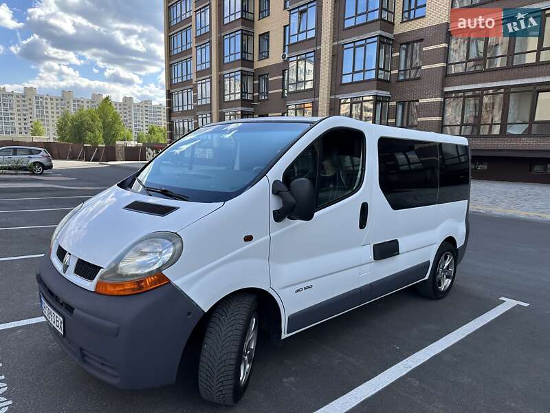 Мінівен Renault Trafic 2004 в Чернігові