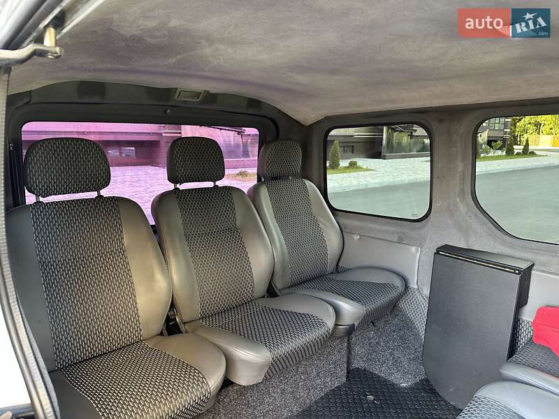 Мінівен Renault Trafic 2004 в Чернігові