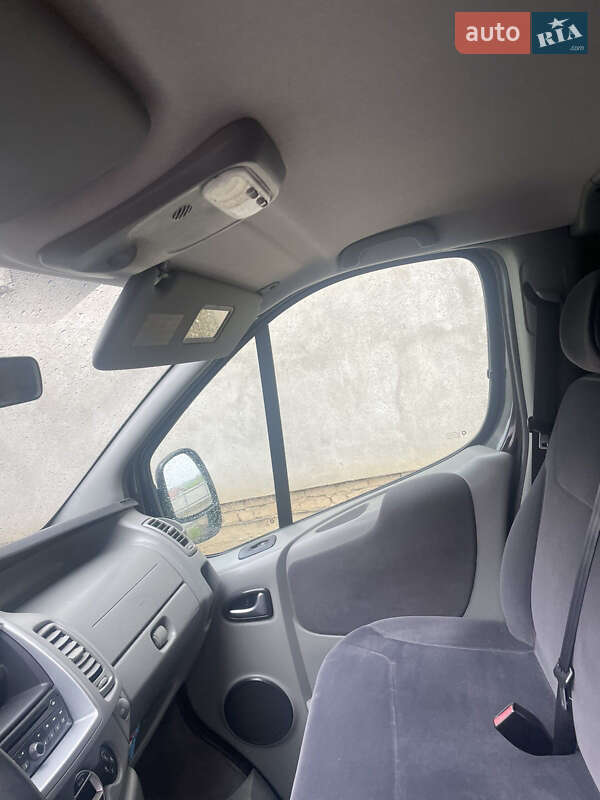 Мінівен Renault Trafic 2010 в Чернівцях