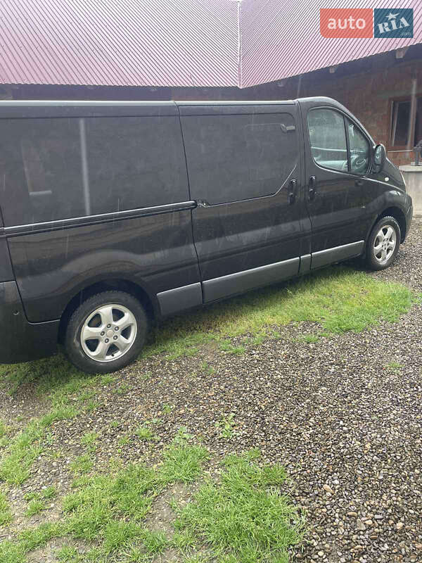 Мінівен Renault Trafic 2010 в Чернівцях