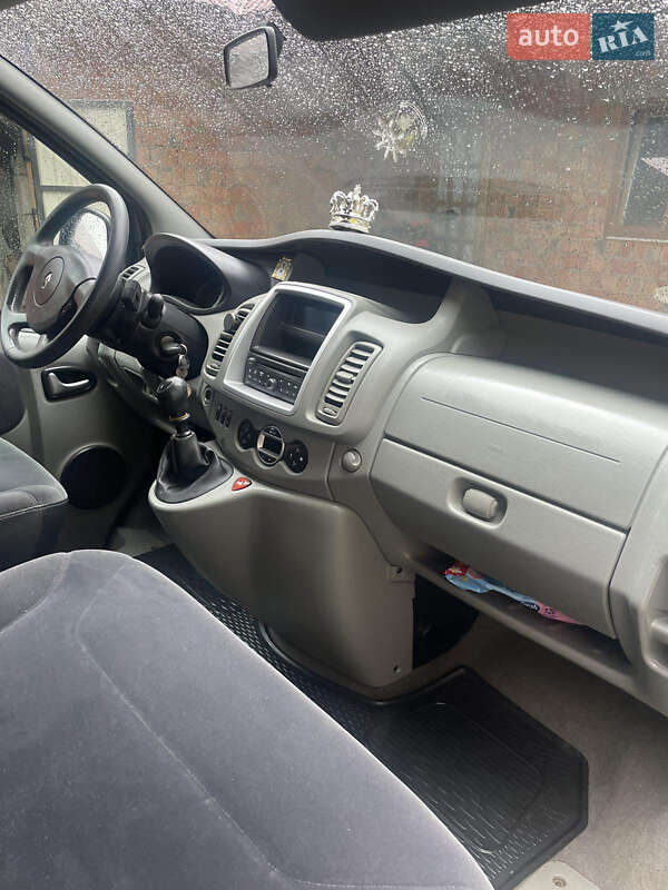 Мінівен Renault Trafic 2010 в Чернівцях