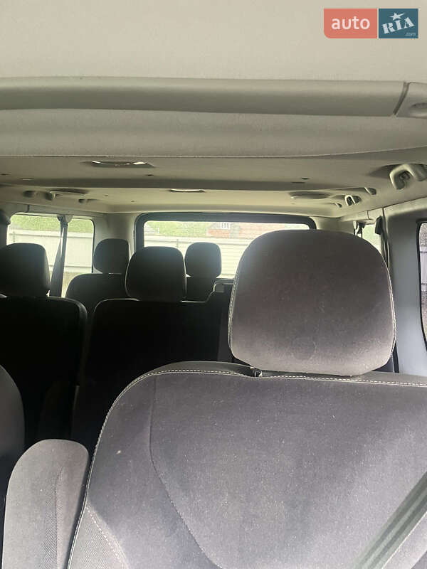 Мінівен Renault Trafic 2010 в Чернівцях