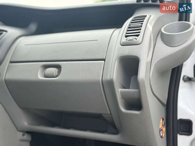 Мінівен Renault Trafic 2013 в Старокостянтинові