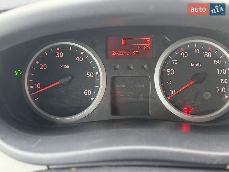 Мінівен Renault Trafic 2013 в Старокостянтинові