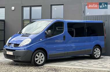 Минивэн Renault Trafic 2010 в 