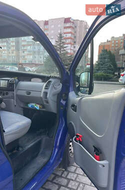 Минивэн Renault Trafic 2005 в 