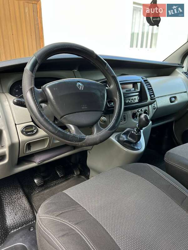 Мінівен Renault Trafic 2006 в Коломиї
