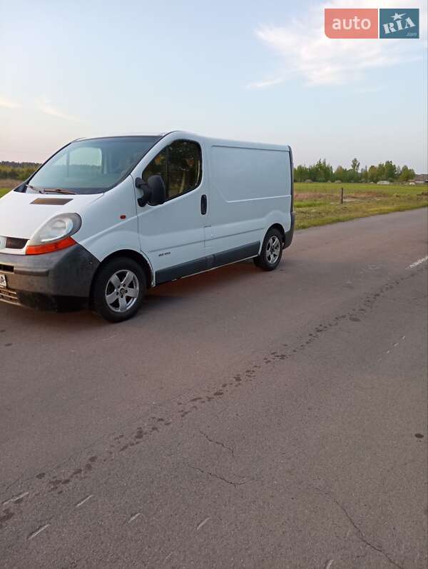 Вантажний фургон Renault Trafic 2004 в 