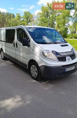 Минивэн Renault Trafic 2013 в 