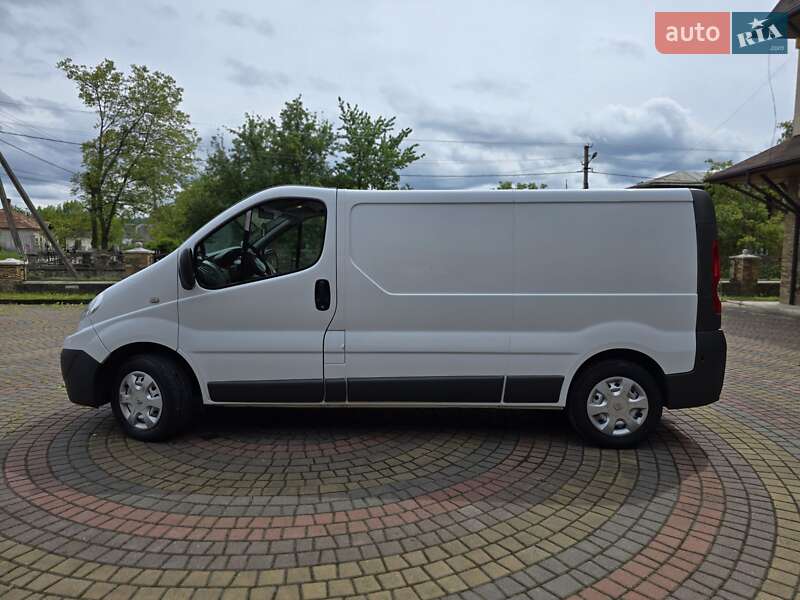 Грузовой фургон Renault Trafic 2012 в Косове