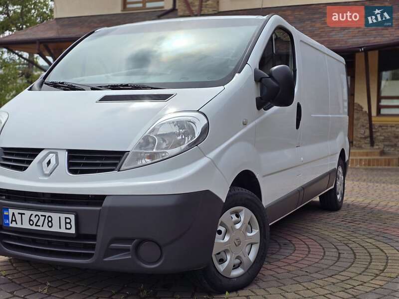 Грузовой фургон Renault Trafic 2012 в Косове
