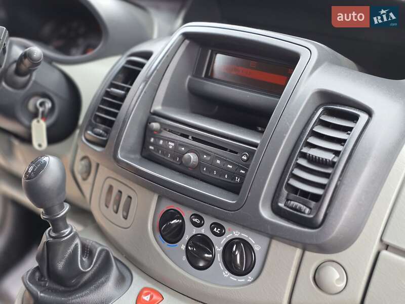 Грузовой фургон Renault Trafic 2012 в Косове