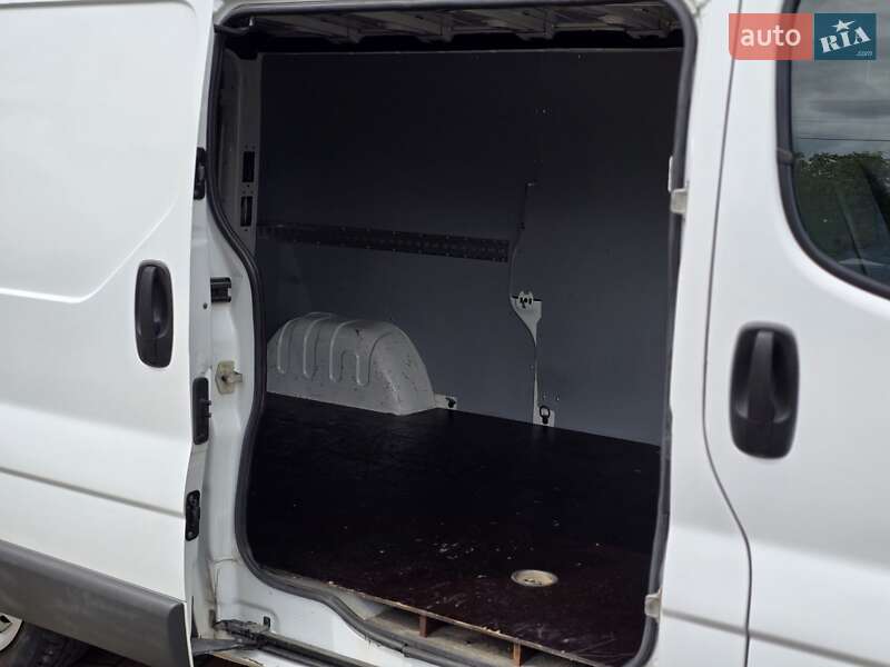 Грузовой фургон Renault Trafic 2012 в Косове