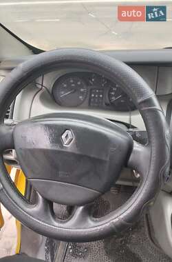 Вантажний фургон Renault Trafic 2003 в 