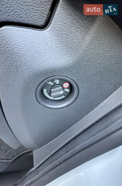 Грузовой фургон Renault Trafic 2020 в 