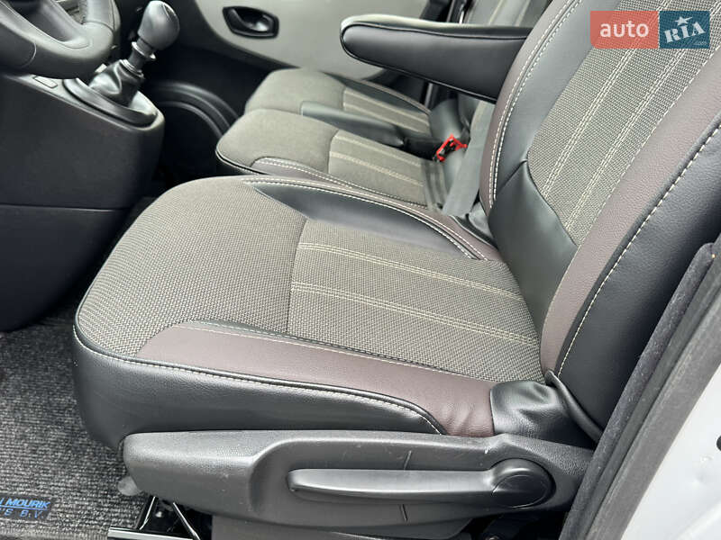 Минивэн Renault Trafic 2018 в Дубно