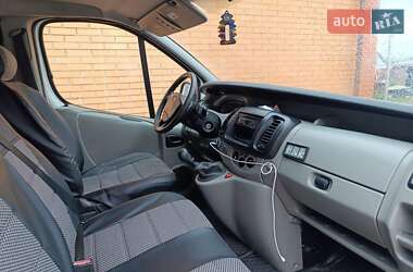 Грузопассажирский фургон Renault Trafic 2006 в 