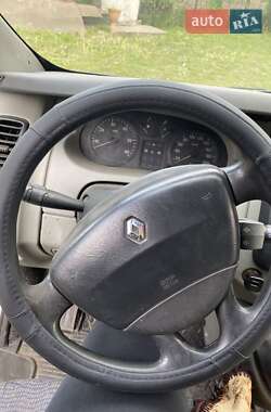 Минивэн Renault Trafic 2001 в 