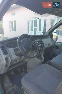 Минивэн Renault Trafic 2004 в 