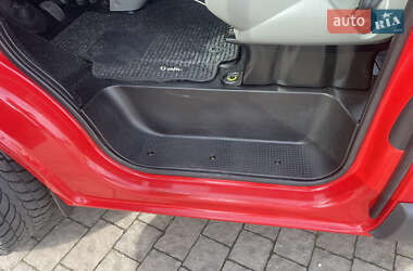 Грузовой фургон Renault Trafic 2014 в 